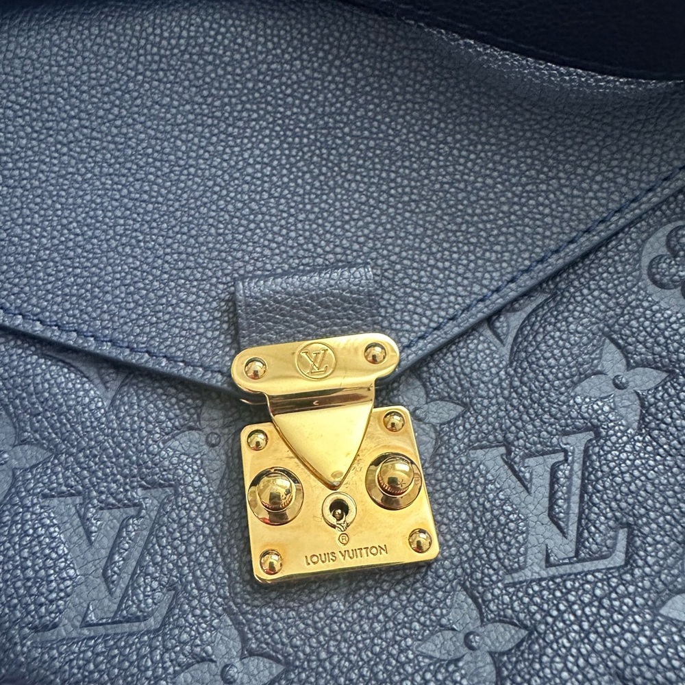 Louis Vuitton Metis Hobo Monogram Empreinte Leather Blue - Picture 8 of 17